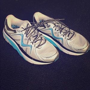 ‼️ SOLD ‼️ MBT Zee16 pivot strike shoes